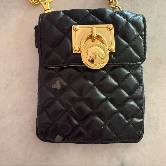 Michael Kors black leather with golden hardware bag - Picture 2 of 4